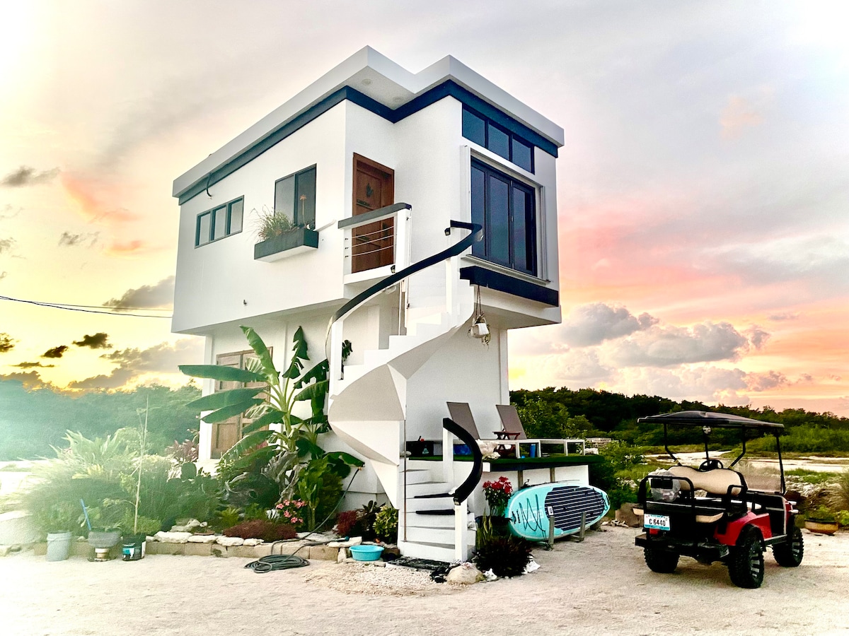 Tiny House Paradise. Romantic Beachfront tower! Tiny houses for Rent