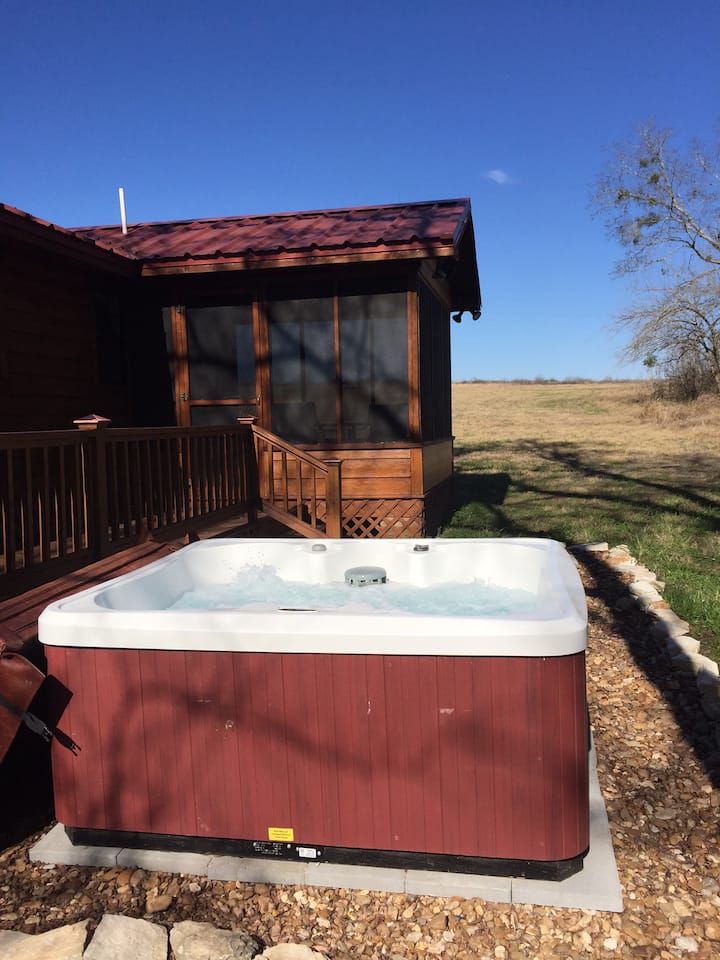 Romantic Getaway with Hot Tub Cottages for Rent in Brenham, Texas