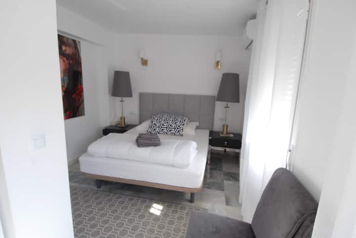 Schlafzimmer A / spavaća soba "A" / camera da letto "A" / dormitorio "A" / chambre "A"