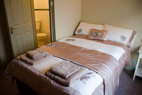 Double Room 5 @ Downtown Accommodation