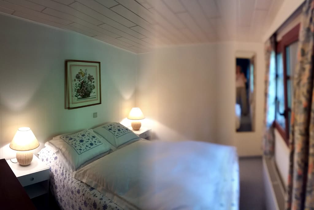 Queen bed