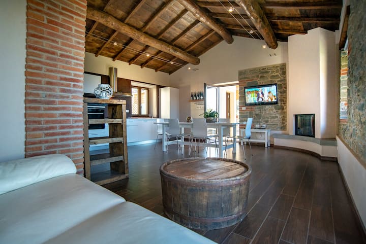 Sleeps 6, Large Pool, Views, Restaurant 2 Mins - Toscane
