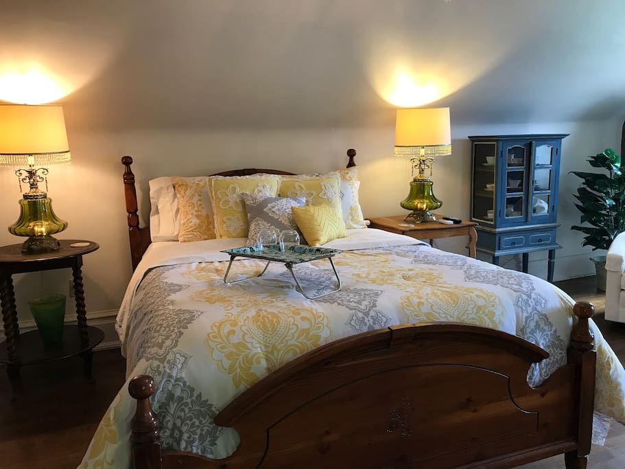 Queen sized suite on the 3rd floor