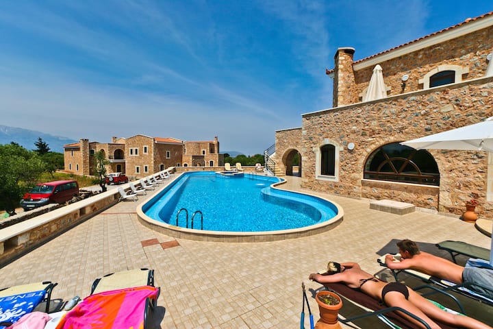 2 Bedroom ΙNdependent Villa Common Pool 2 - Greece