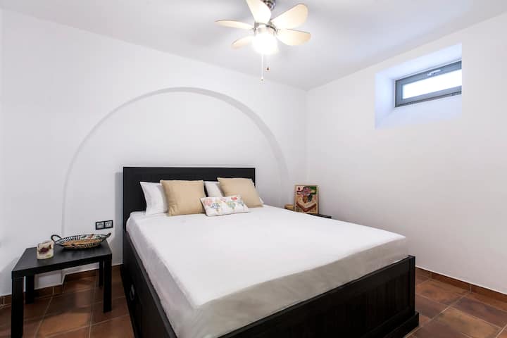 Chumba cha kulala cha 4 na mabafu 2 yaliyoambatanishwa