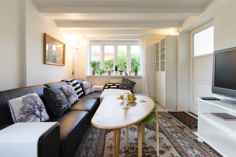 Small house, great location for airport/beach/city