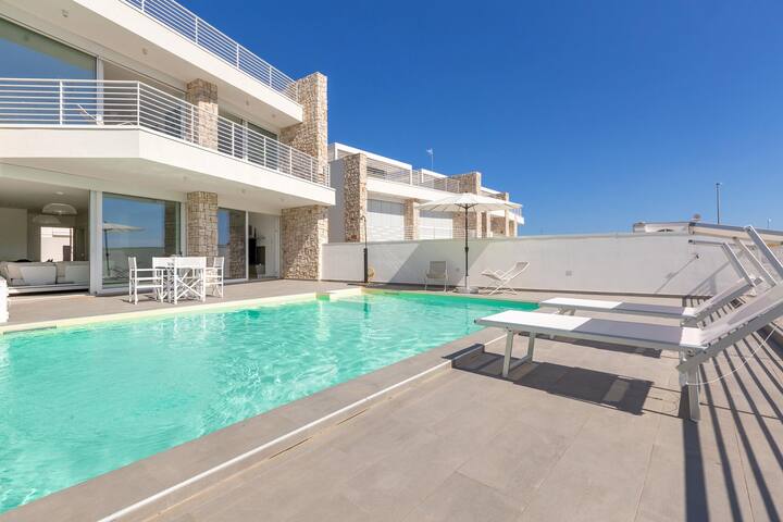 1934 Villa Punta Ristola by Perle di Puglia gallery image 2