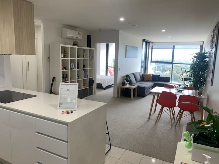 Stunning Lake Views 1br Apartment In Belconnen - Belconnen