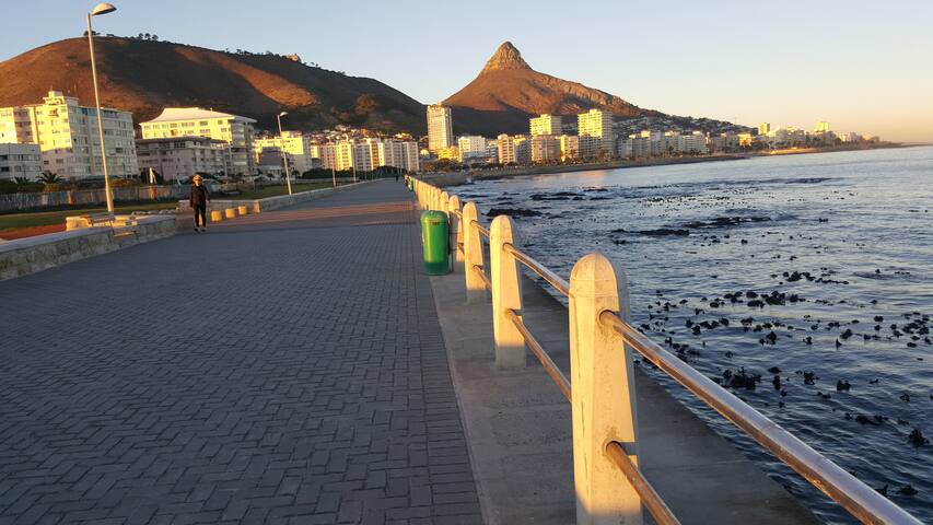 Greenside Views in Mouille Point,Cape Town gallery image 3