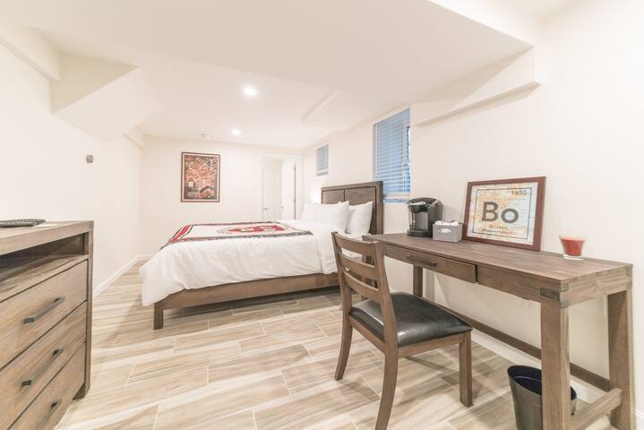 Newly Renovated Harvard Garden Studio