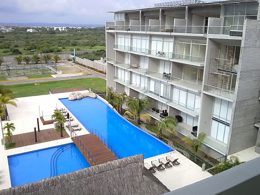 Pools and tennis court. A lot of space!