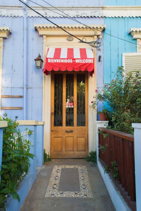 Entrada a Galería Pierre Loti 9.
