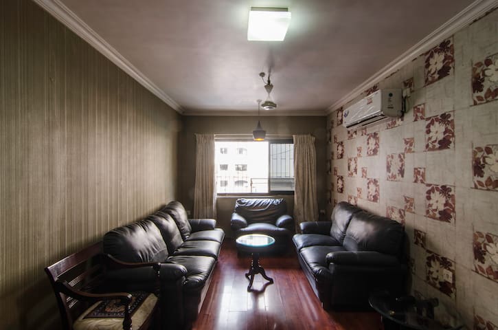 175+ review,Couple frenly! Andheri west,master bed