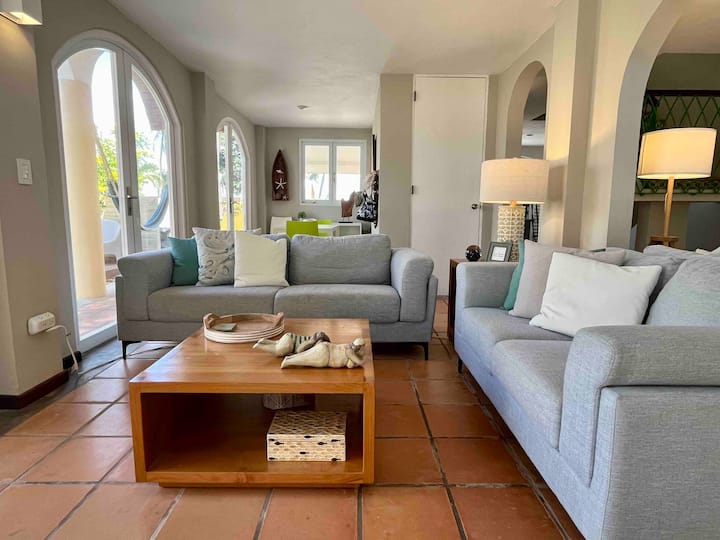 Great Beach House In Dorado /Pool & Full Generator - Dorado