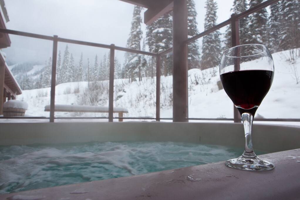 Outdoor hot tub