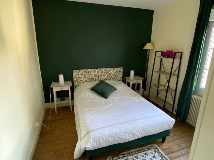 Deuxième chambre lit 140