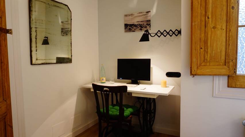 Luxury flat rambla Boqueria mercado gallery image 3