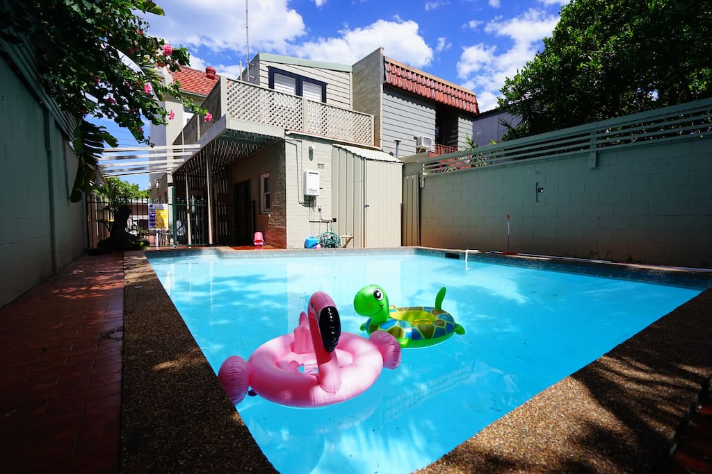 Kids will love to play with the flamingo and tortoise in the swimming pool!
