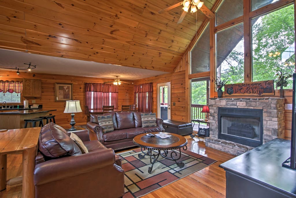 Return to this rustic, comfortable cabin after a long day outside!