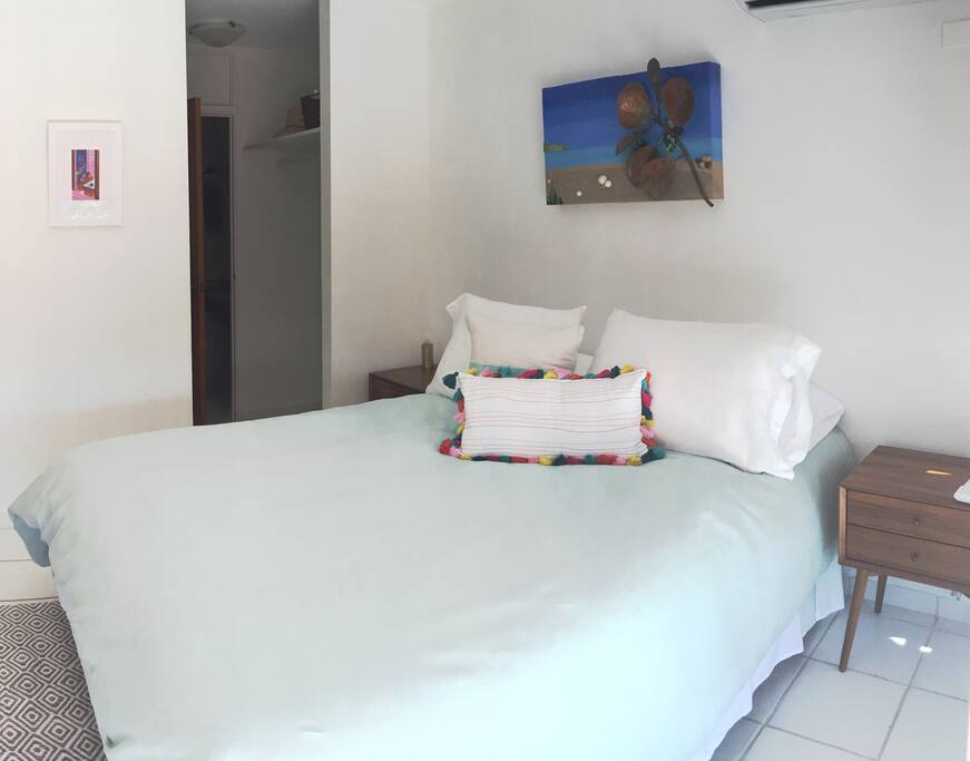 Master Bedroom with queen size bed.