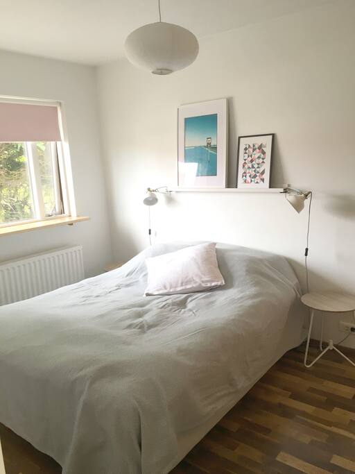 Bedroom downstairs, bed 160 cm.