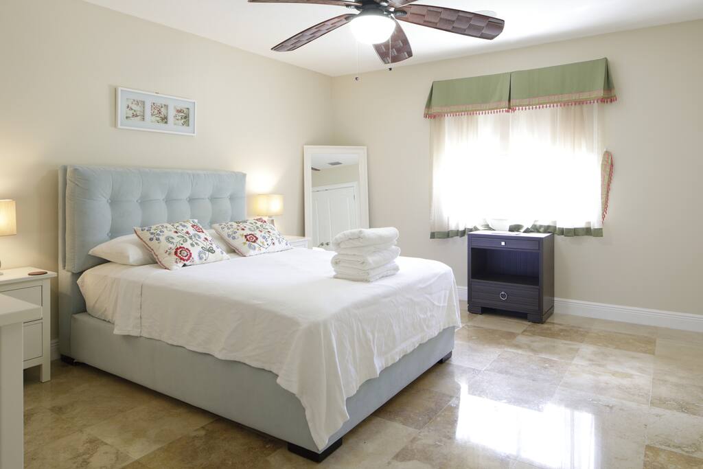 Yasmin Room
