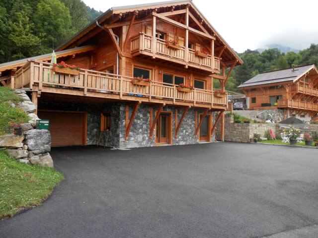 MOUNTAIN CHALET FULL SOUTH 65 M2