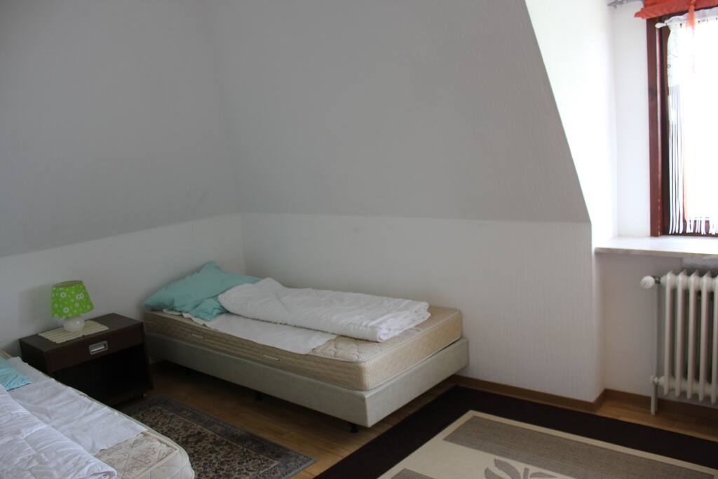 Schlafzimmer 2 mit 2 Betten