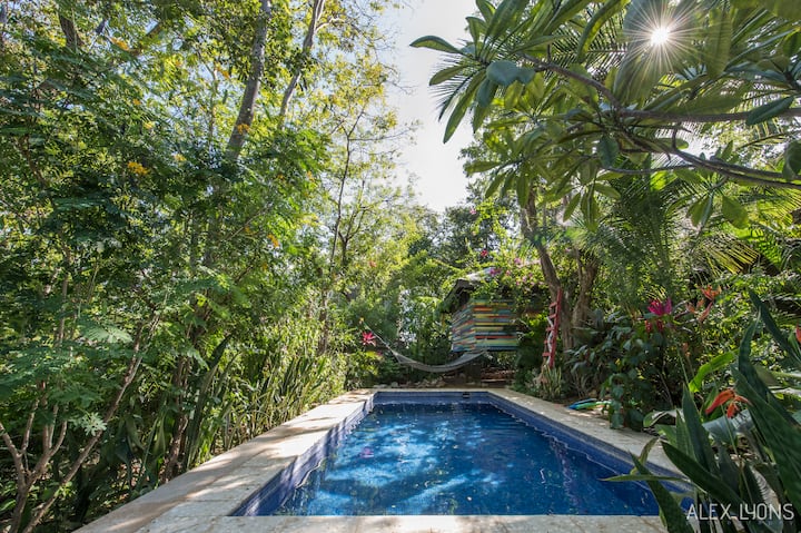 Casa Tranquila, a poolside bungalow
