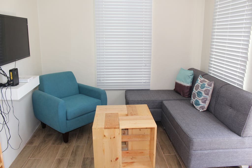 Sala area with cable-TV, and Interenet Wi-Fi router