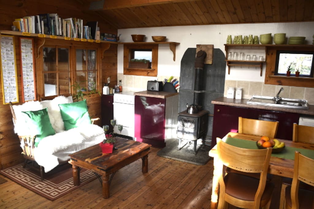 Freshly renovated Kitchen/Lounge area