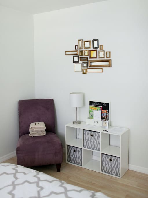 Chair, towels, maps, house manual