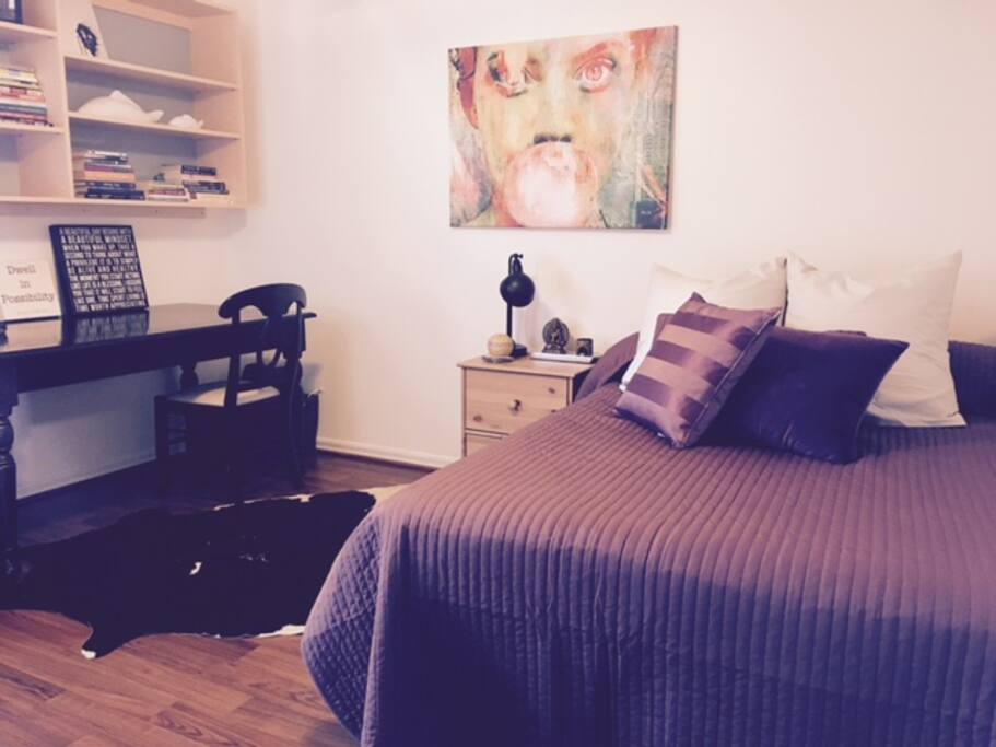 1 Bedroom with double bed and desk