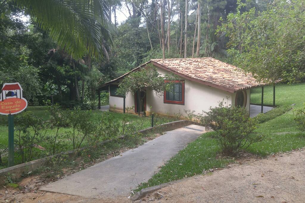 Estacionamento e acesso á casa