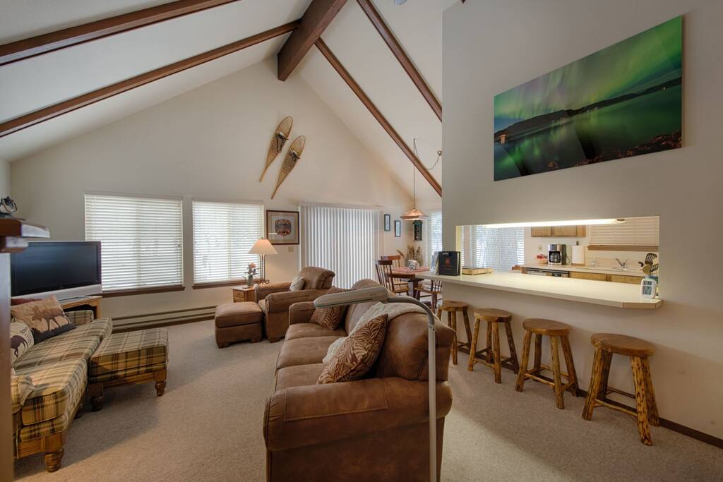 Big screen TV. Deck access. Deck fronts golf course.