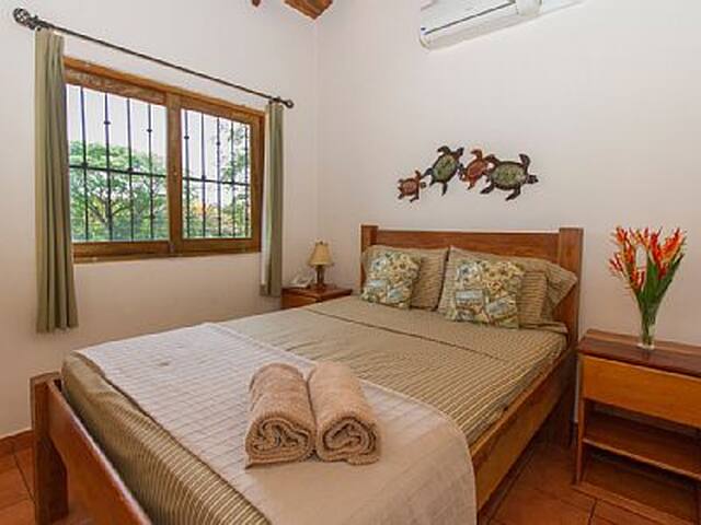 Beautiful Beach, Relax, Surf.....Beautiful Apt #3.