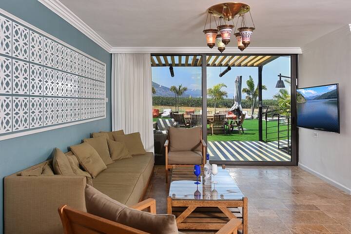 Amplia y acogedora sala de estar familiar 