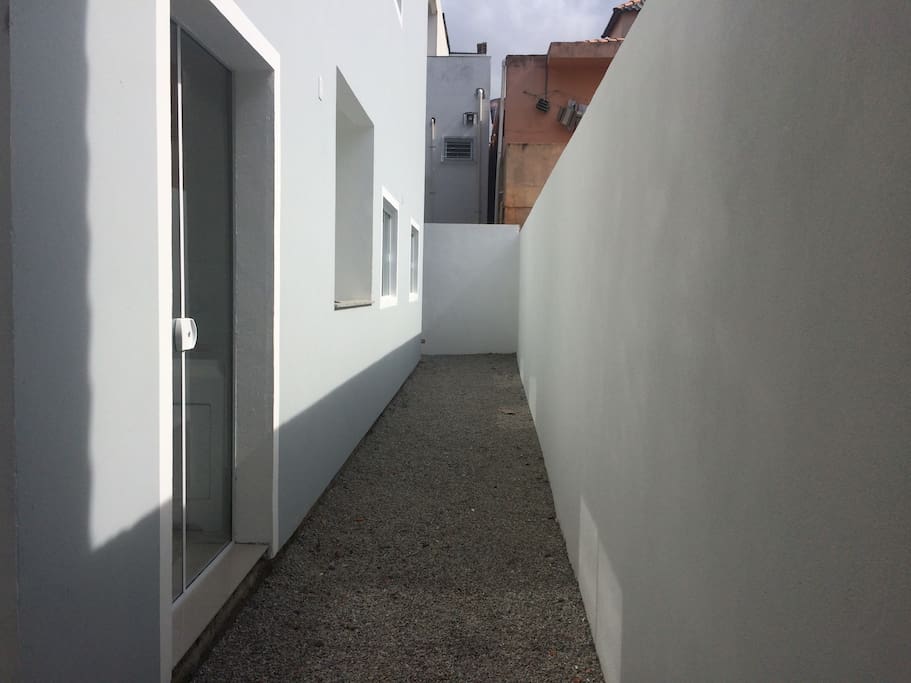 Pátio lateral privativo