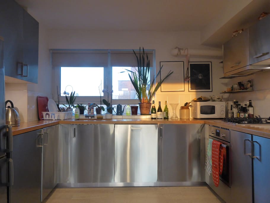 Fully equipped kitchen
