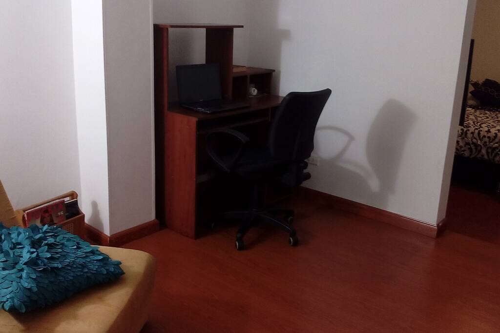 Sala-estudio para trabajar (incluye WIFI)