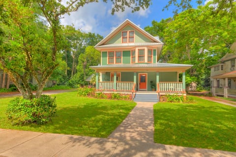 1912 Historic 3 Story,  Just steps from Downtown!