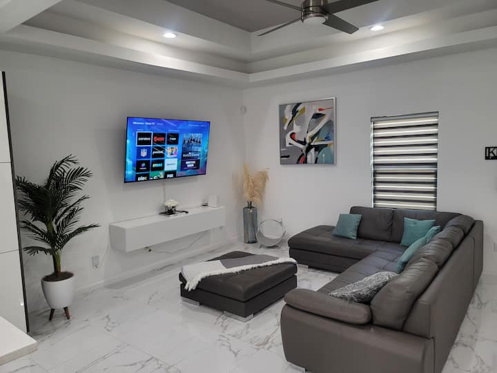 A1 Luxurious 2br/2ba Apt Near The Mall & Airport - McAllen, TX