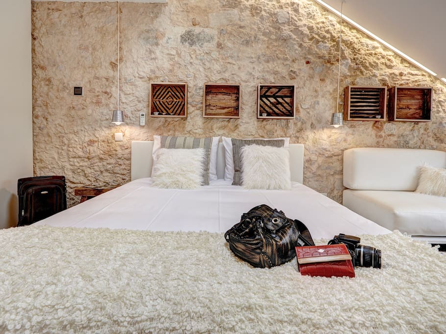 King Size Bed.