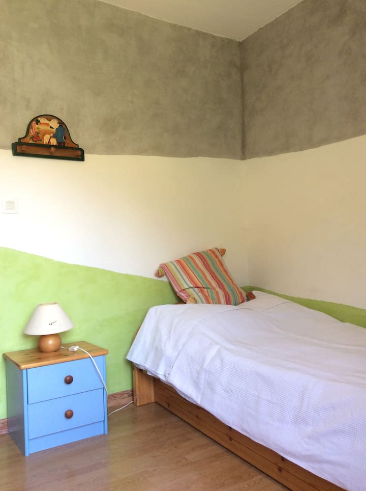 habitación 5 pequeños tinones