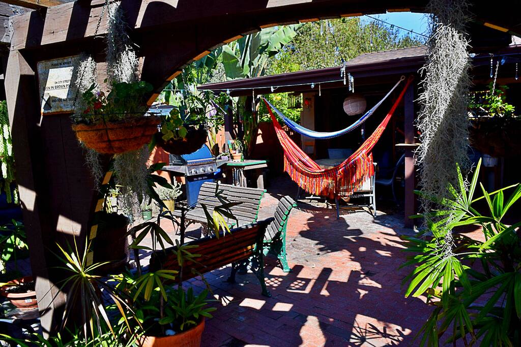 Awesome outside entertainment area for big families!