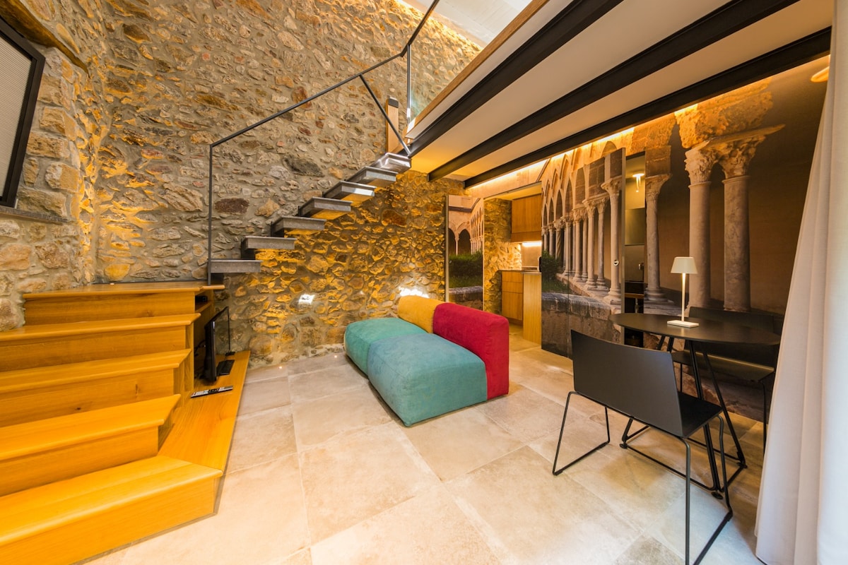 Popular Airbnb listing: Moramusa Charme Apartment in Cefalù