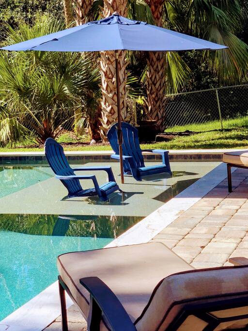 10" deep Sunshelf for tanning, relaxing and socializing. Also great for kids.
