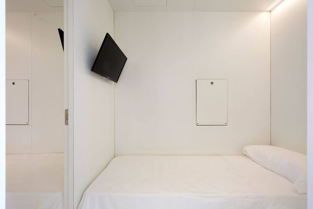 capsula room