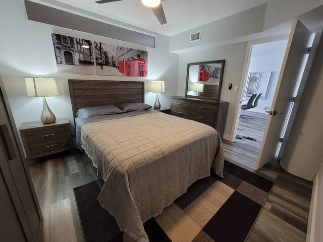 AMAZING 2BR 2BA NEWLY RENO BEACHFRONT W/BEACH VIEW gallery image 4