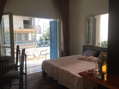 Priestranná a útulná izba v Badaro, Bejrút.